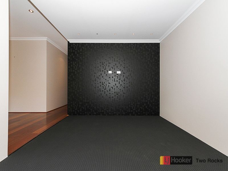 8 Kalbarri Ave, Yanchep WA 6035