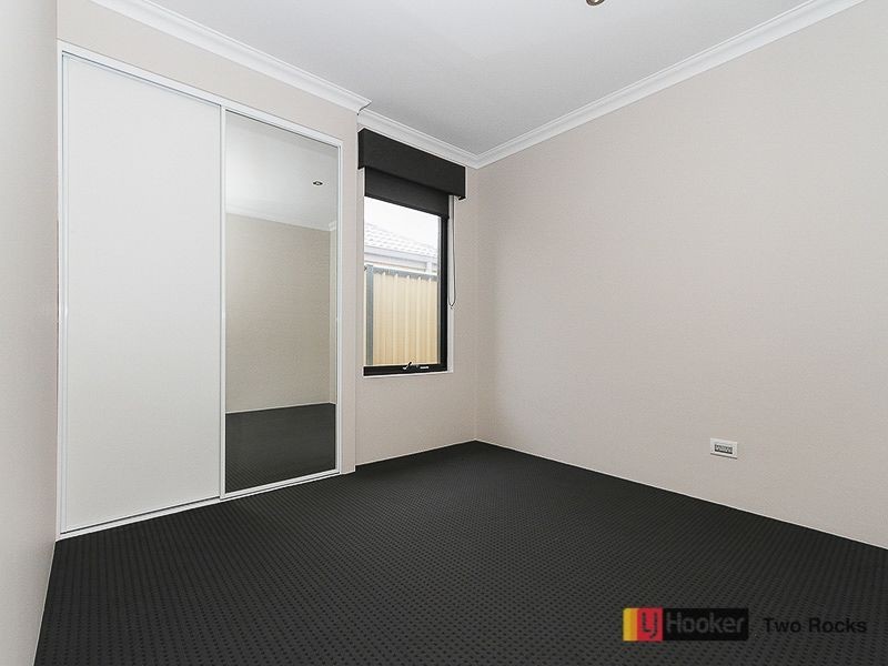 8 Kalbarri Ave, Yanchep WA 6035