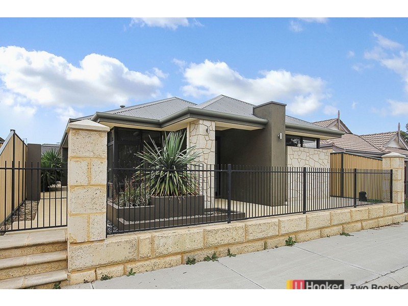 8 Kalbarri Ave, Yanchep WA 6035