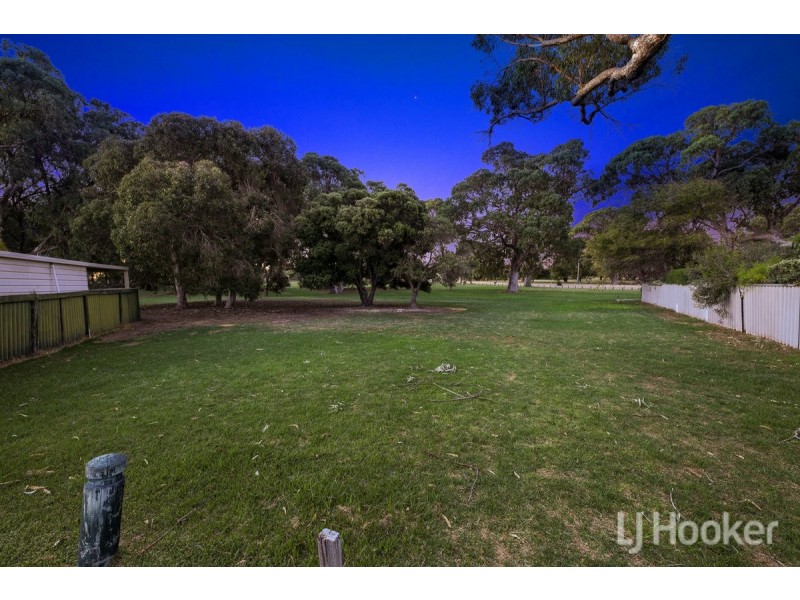 18 Hazeltine Court, Yanchep WA 6035