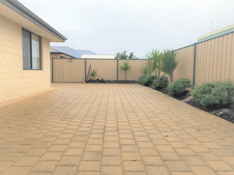 12 Popran Road, Yanchep WA 6035