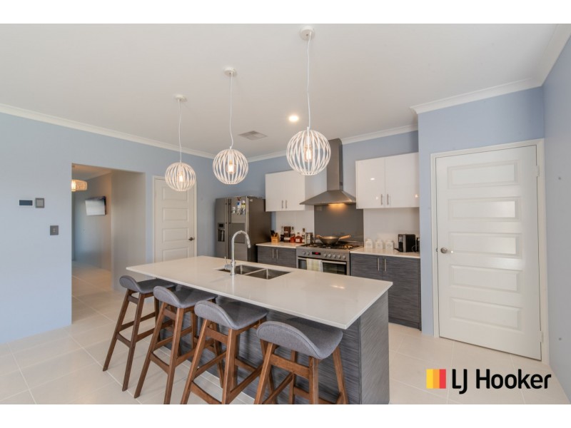 11 Snapper Way, Two Rocks WA 6037