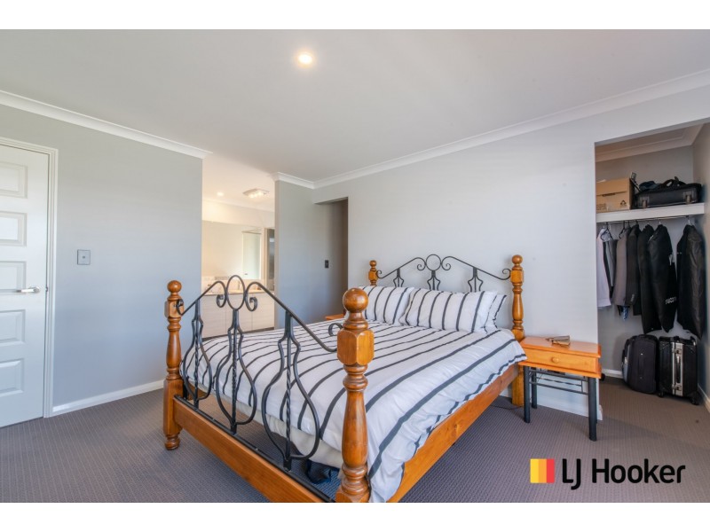 11 Snapper Way, Two Rocks WA 6037