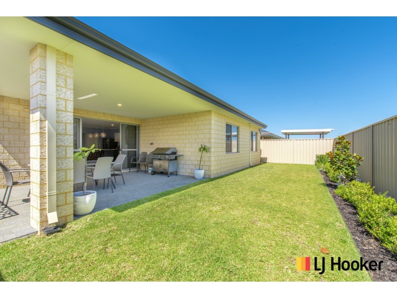 11 Snapper Way, Two Rocks WA 6037