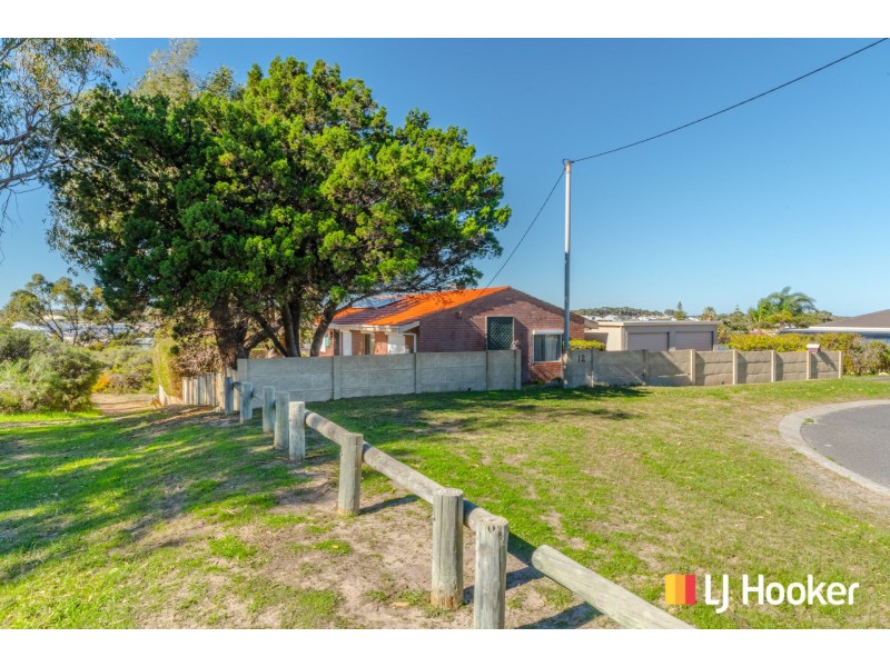 12 Evans Place, Two Rocks WA 6037