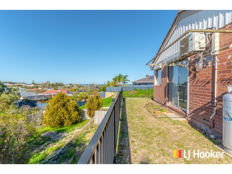 12 Evans Place, Two Rocks WA 6037