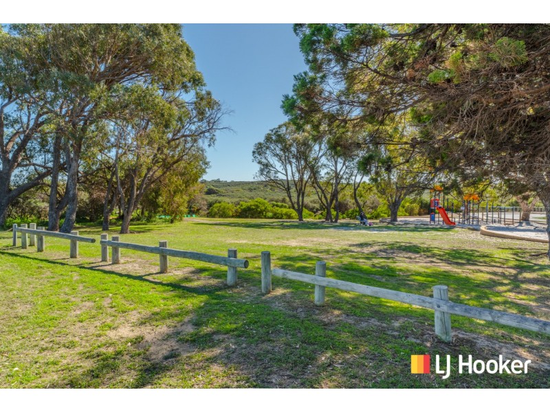 12 Evans Place, Two Rocks WA 6037