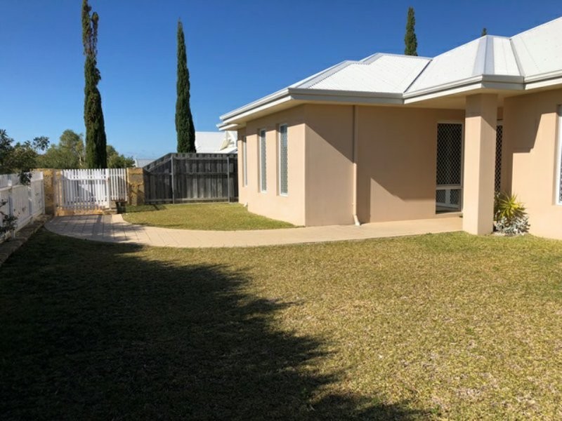 11 Parkbeach Street, Yanchep WA 6035