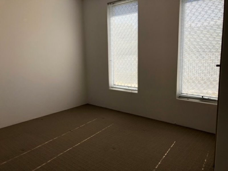 11 Parkbeach Street, Yanchep WA 6035