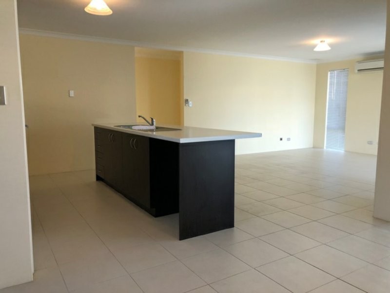 11 Parkbeach Street, Yanchep WA 6035