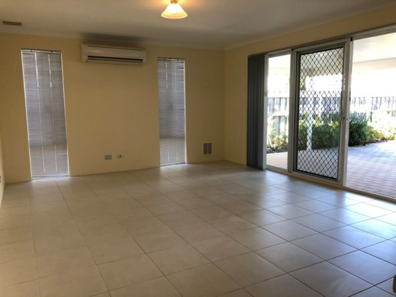 11 Parkbeach Street, Yanchep WA 6035