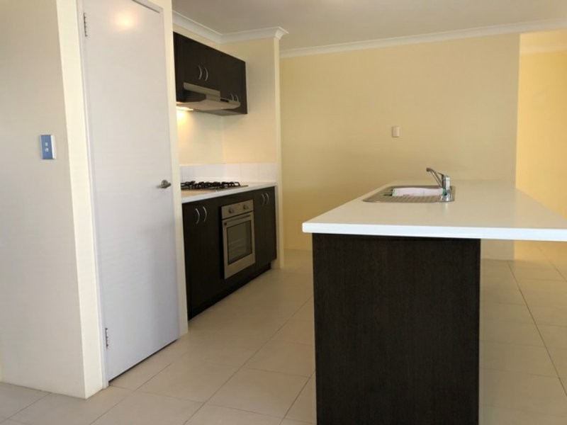 11 Parkbeach Street, Yanchep WA 6035