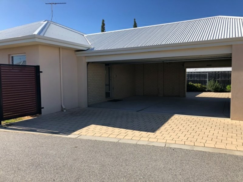 11 Parkbeach Street, Yanchep WA 6035