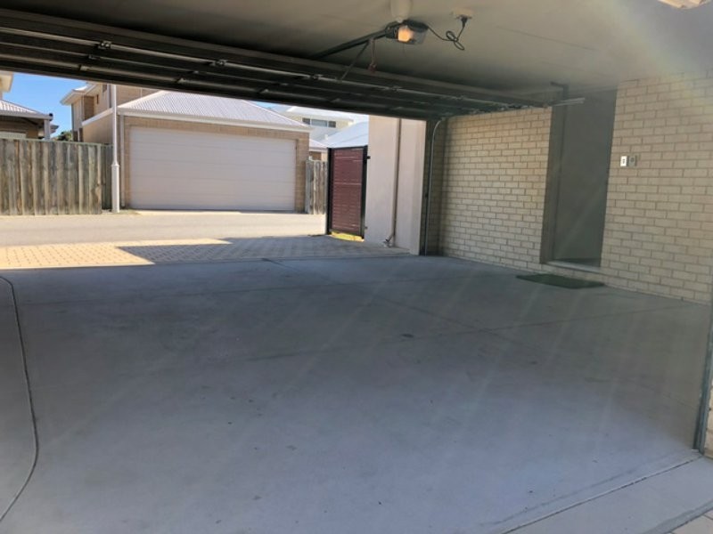 11 Parkbeach Street, Yanchep WA 6035