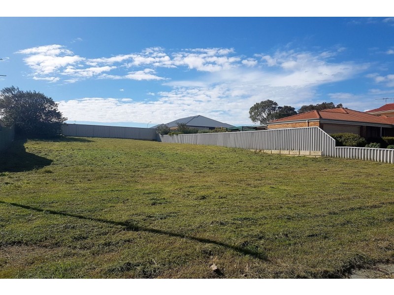 9 Fawkner Road, Two Rocks WA 6037