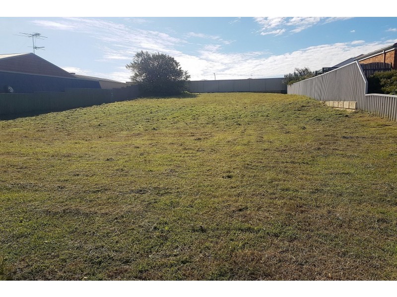 9 Fawkner Road, Two Rocks WA 6037