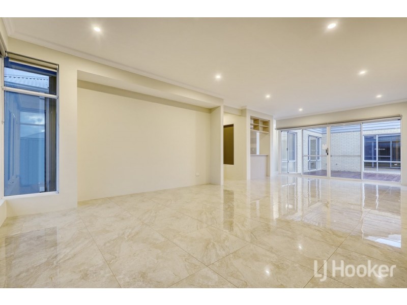 7 Summerhome Parade, Yanchep WA 6035