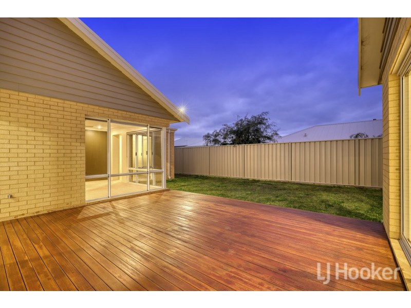7 Summerhome Parade, Yanchep WA 6035