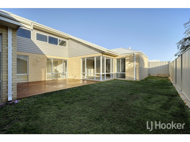 7 Summerhome Parade, Yanchep WA 6035