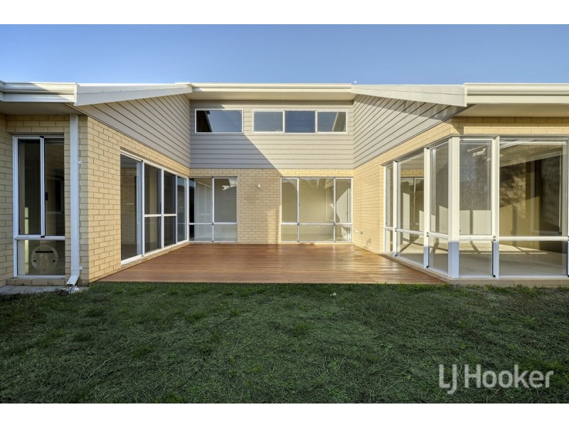 7 Summerhome Parade, Yanchep WA 6035