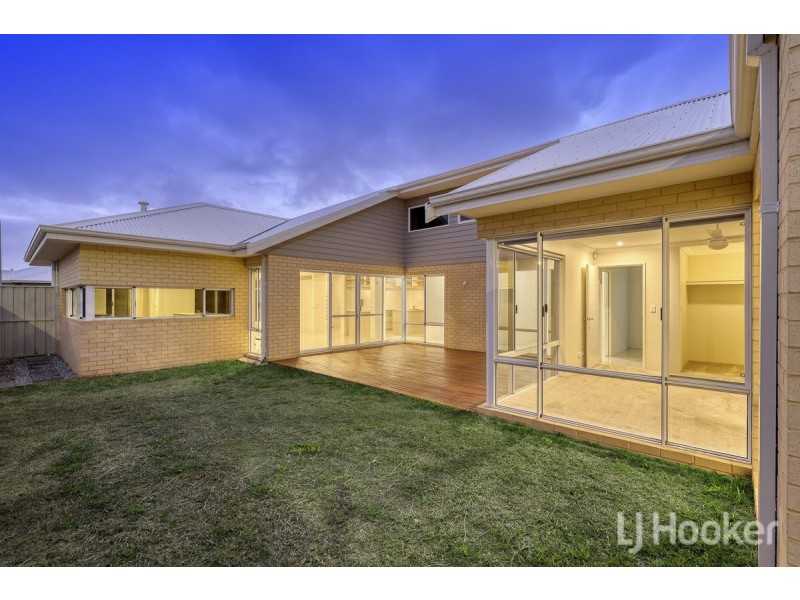 7 Summerhome Parade, Yanchep WA 6035
