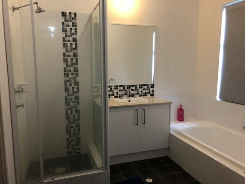 15 Llewellyn Drive, Two Rocks WA 6037