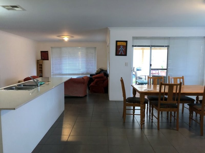 15 Llewellyn Drive, Two Rocks WA 6037