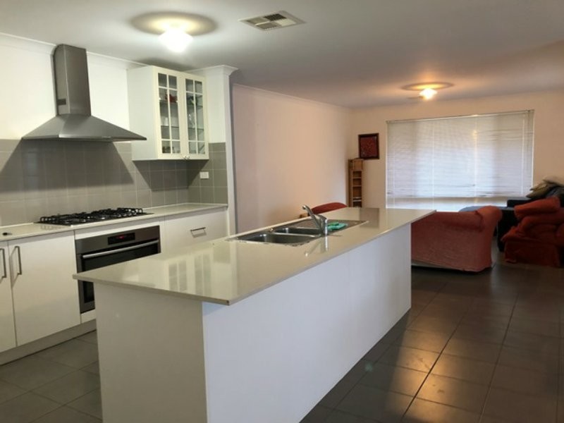 15 Llewellyn Drive, Two Rocks WA 6037