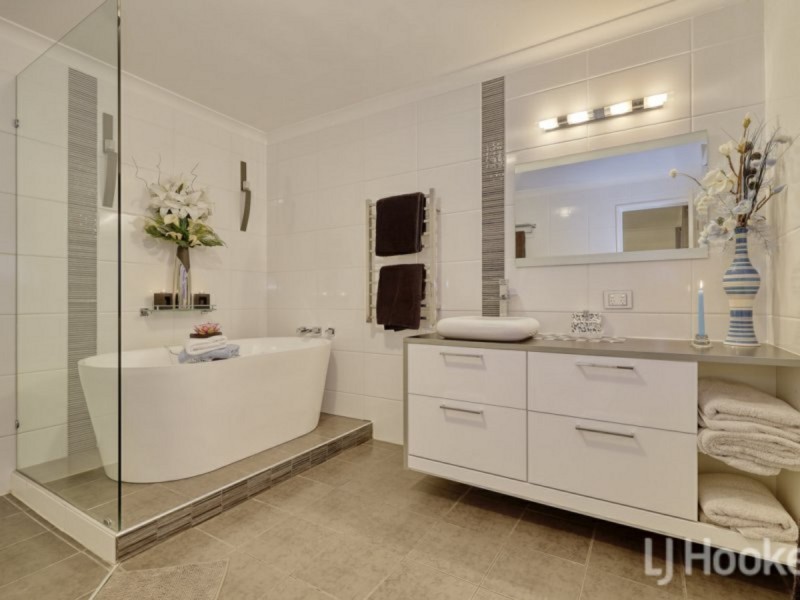 5 Harlequin Way, Yanchep WA 6035