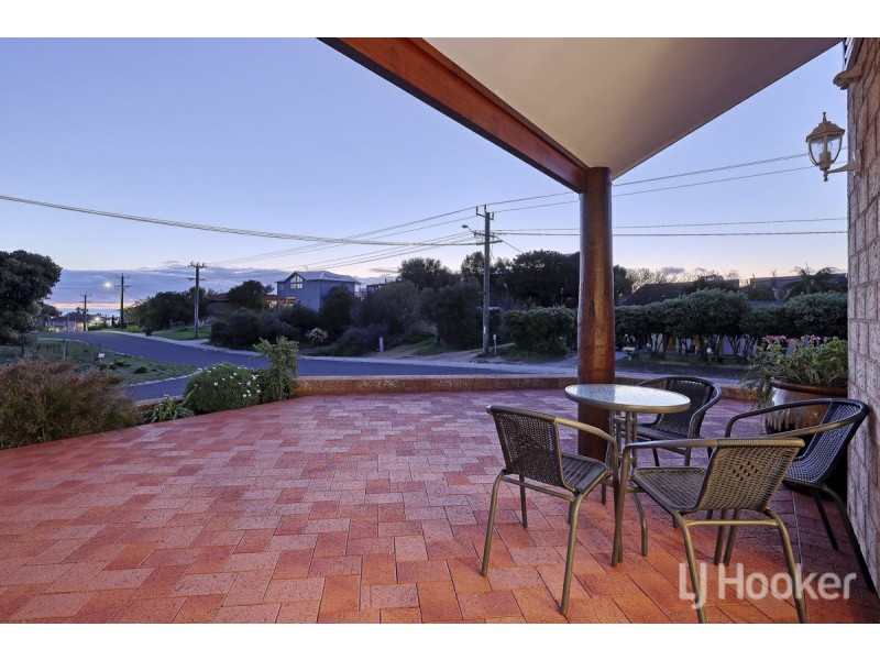 2 Oldham Way, Yanchep WA 6035