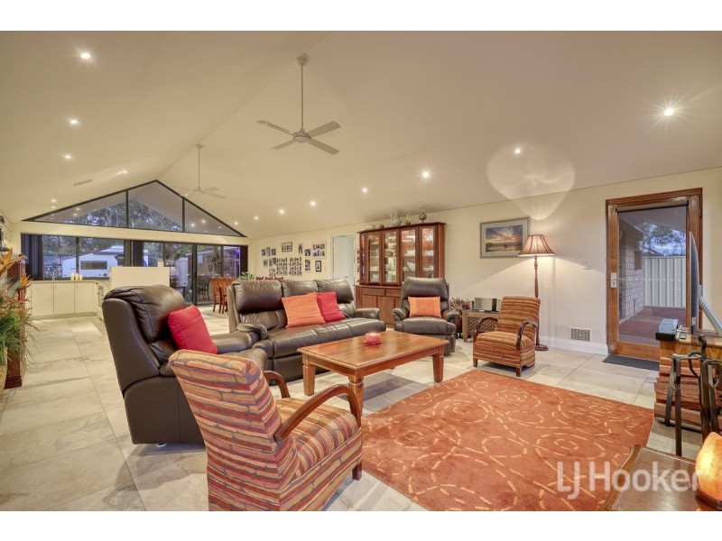 2 Oldham Way, Yanchep WA 6035