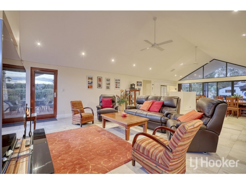 2 Oldham Way, Yanchep WA 6035