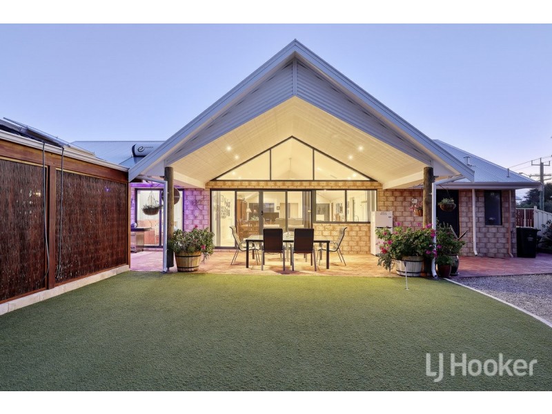 2 Oldham Way, Yanchep WA 6035