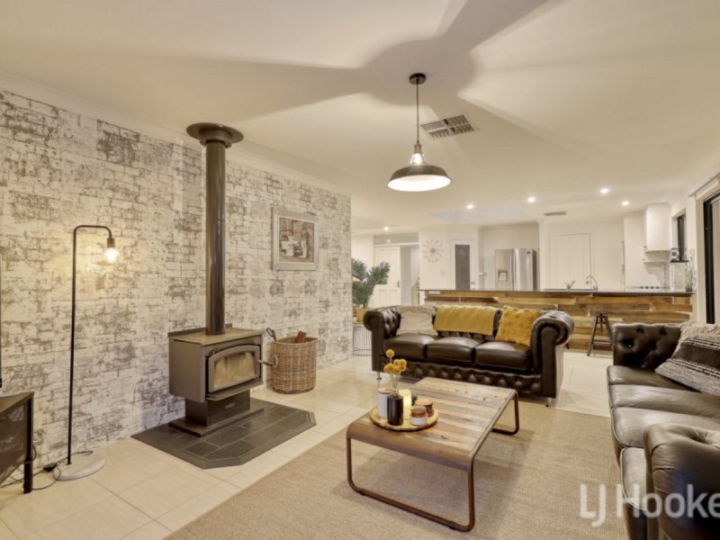 4 Tarwhine Turn, Yanchep WA 6035