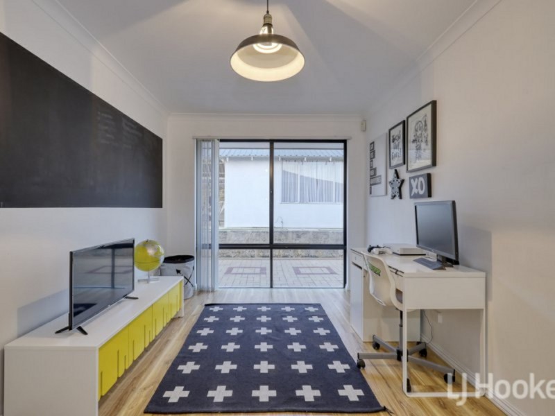 4 Tarwhine Turn, Yanchep WA 6035