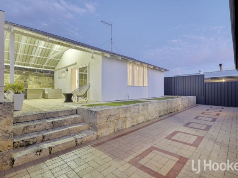 4 Tarwhine Turn, Yanchep WA 6035