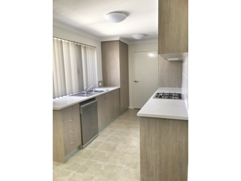 13 Dunk Street, Yanchep WA 6035