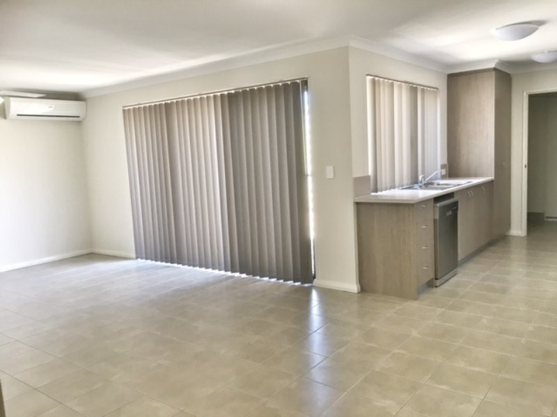 13 Dunk Street, Yanchep WA 6035