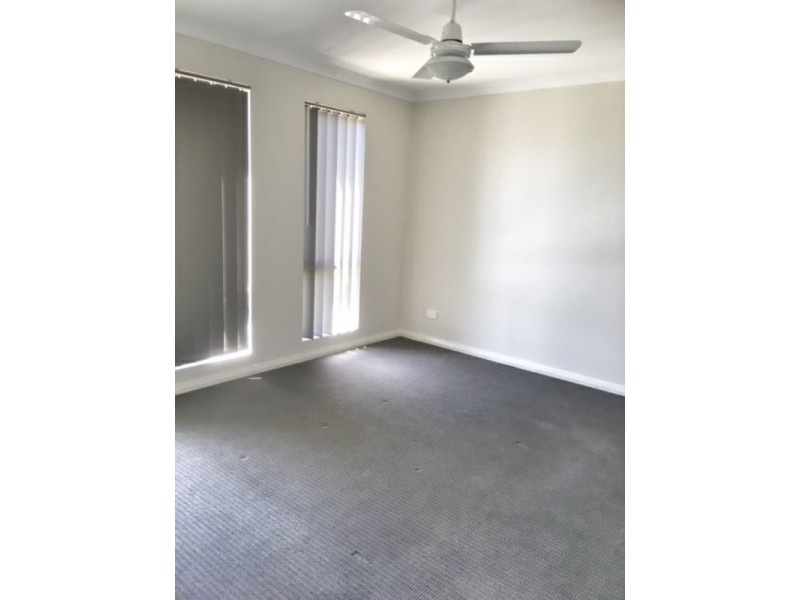 13 Dunk Street, Yanchep WA 6035