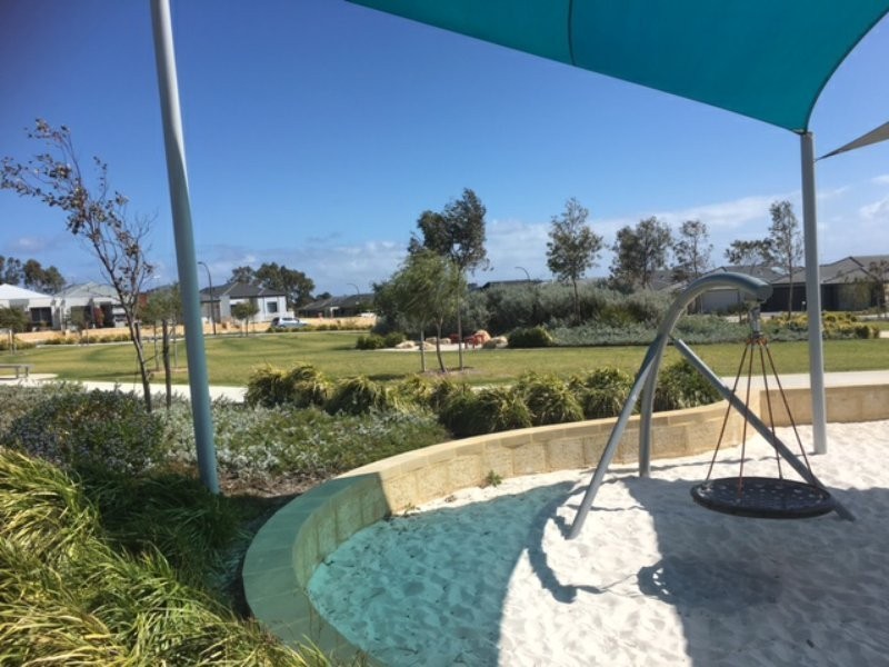 13 Dunk Street, Yanchep WA 6035