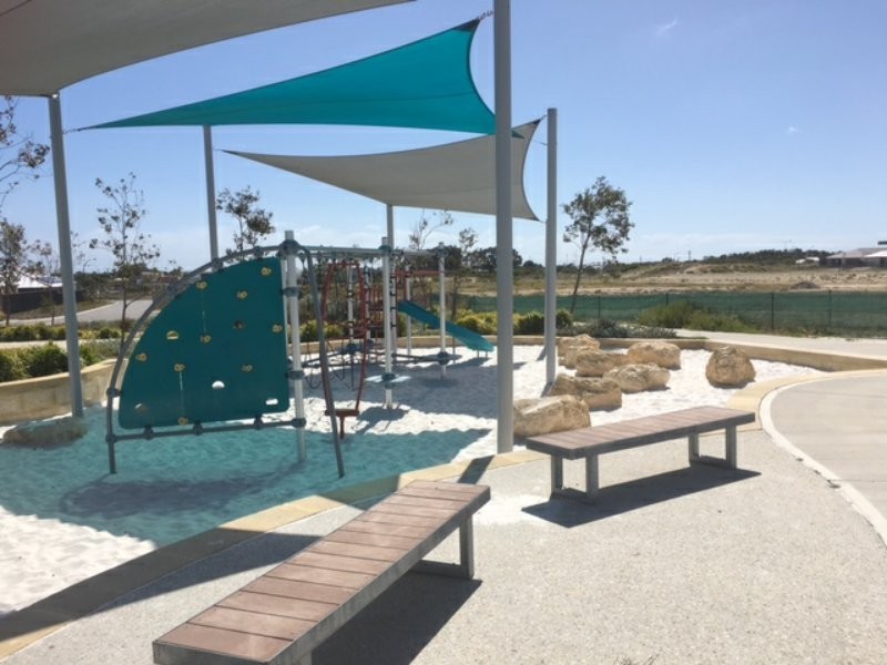 13 Dunk Street, Yanchep WA 6035