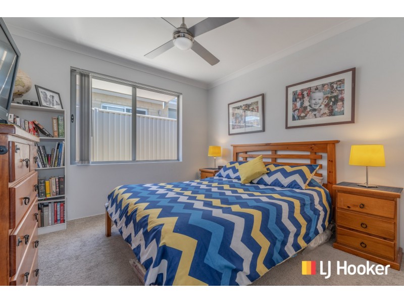 4 Leeway Loop, Alkimos WA 6038