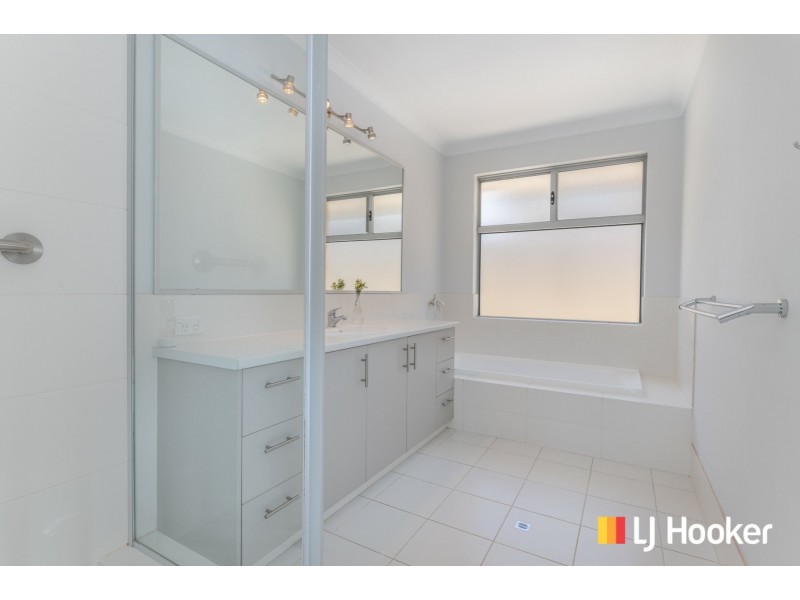 4 Leeway Loop, Alkimos WA 6038