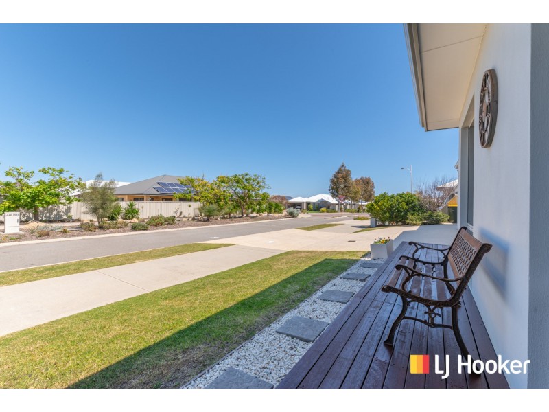 4 Leeway Loop, Alkimos WA 6038