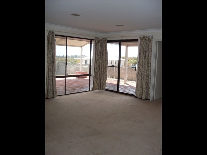 9 Chester Avenue, Two Rocks WA 6037