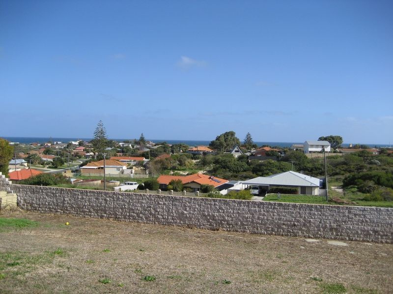 9 Chester Avenue, Two Rocks WA 6037