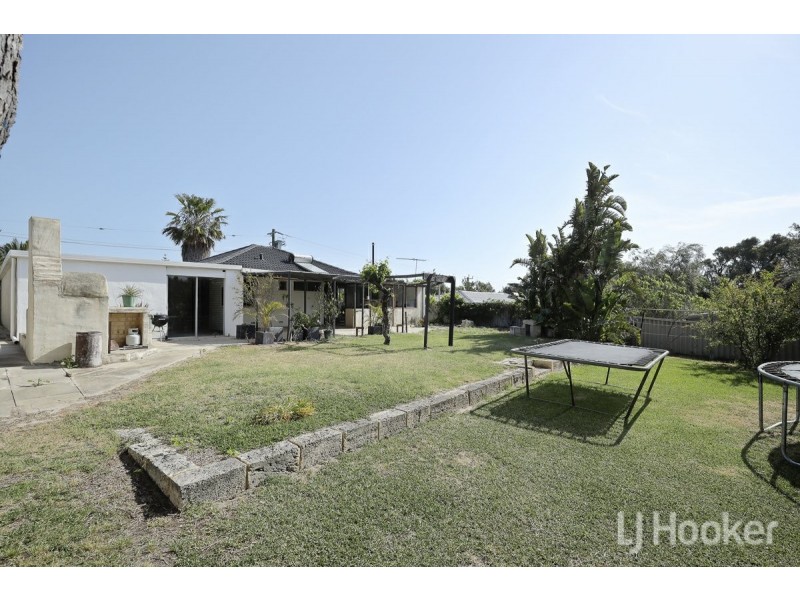 7 Mitchell Place, Two Rocks WA 6037