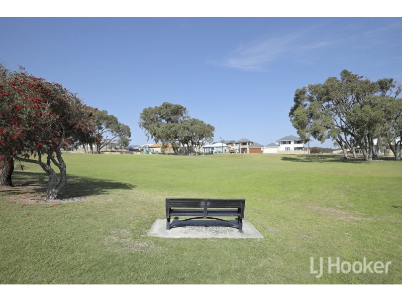 7 Mitchell Place, Two Rocks WA 6037