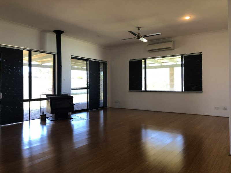 8 Mousehole Crescent, Yanchep WA 6035