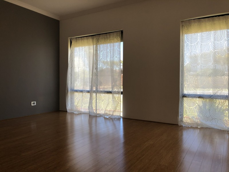 8 Mousehole Crescent, Yanchep WA 6035